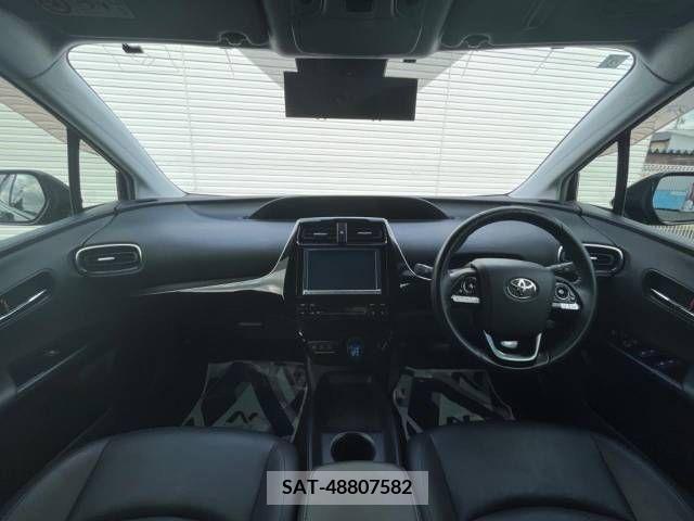 Toyota PRIUS 2017-02 393441-1