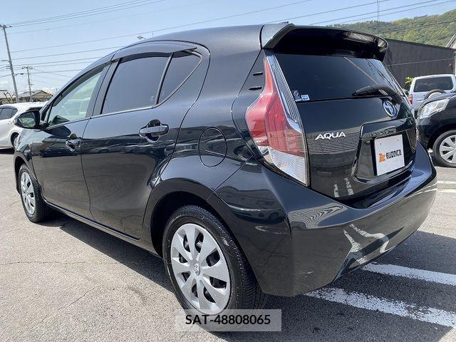Toyota AQUA 2015-05 237881-8