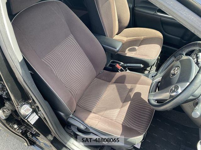 Toyota AQUA 2015-05 237881-11