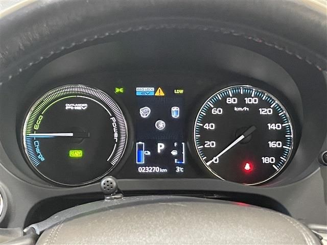 Mitsubishi OUTLANDER PHEV 2018-02 3746-9
