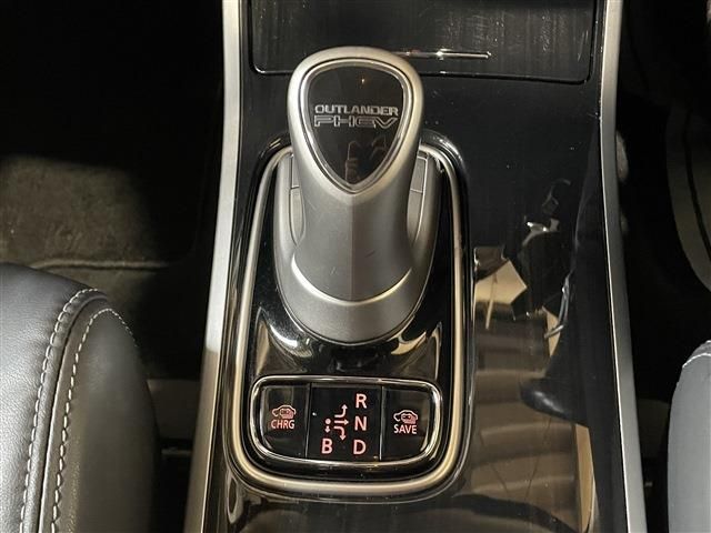 Mitsubishi OUTLANDER PHEV 2018-02 3746-11