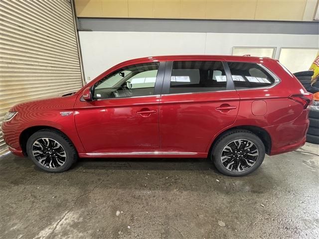 Mitsubishi OUTLANDER PHEV 2018-02 3746-7
