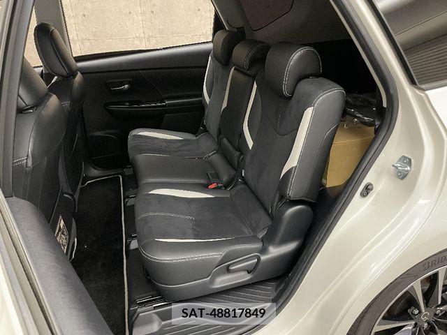 Toyota PRIUS ALPHA 2017-03 242707-6