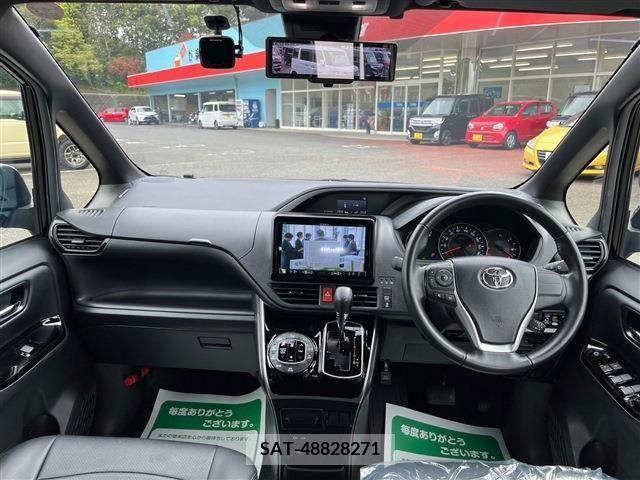 Toyota VOXY 2021-07 237078-1