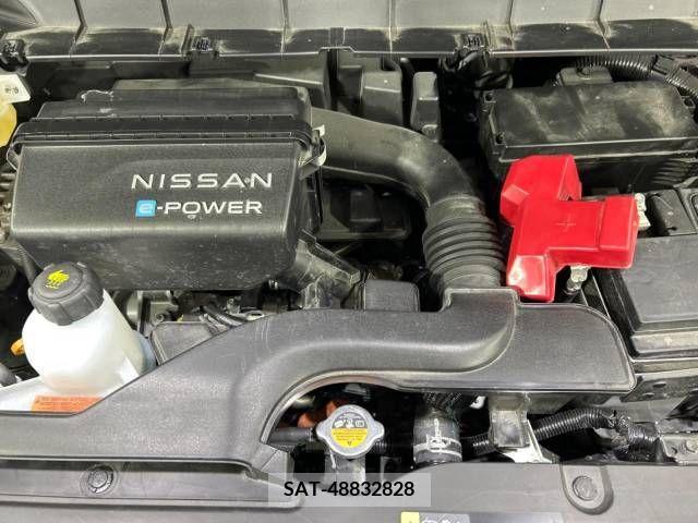 Nissan SERENA 2023-05 237487-18