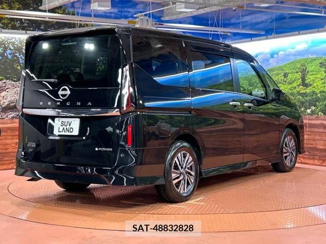 Nissan SERENA 2023-05 237487-17