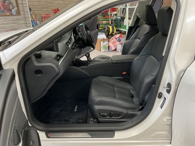 Lexus ES 2019-06 10933-19
