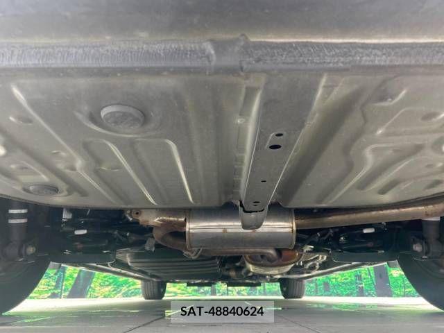 Toyota VOXY 2018-11 370466-19