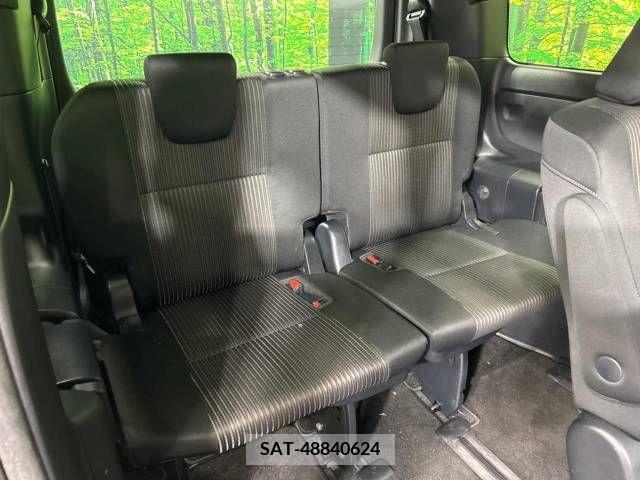 Toyota VOXY 2018-11 370466-9
