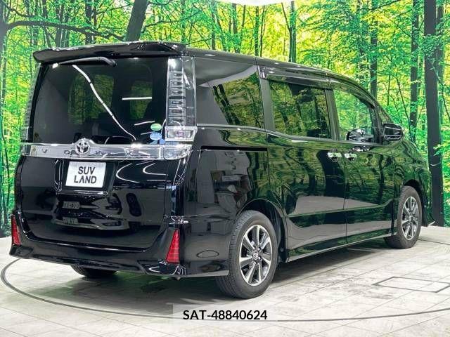Toyota VOXY 2018-11 370466-17