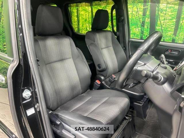 Toyota VOXY 2018-11 370466-7