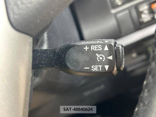 Toyota VOXY 2018-11 370466-6