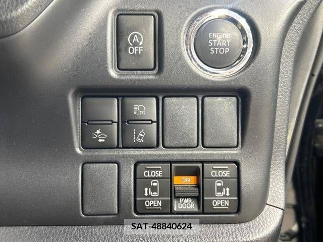 Toyota VOXY 2018-11 370466-5