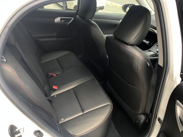 Lexus CT 2013-02 2766-7