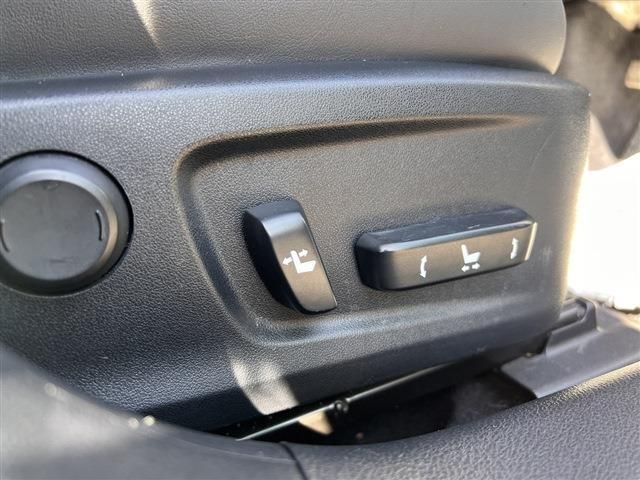 Lexus IS 2013-01 780-16