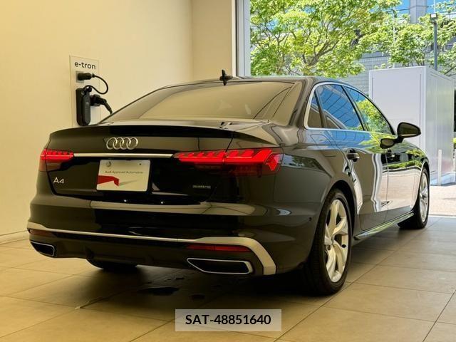 Audi A4 2022-10 375370-1