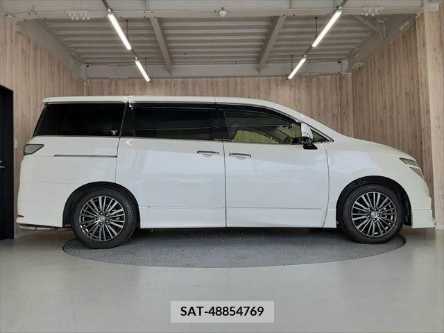 Nissan ELGRAND 2016-03 329932-19