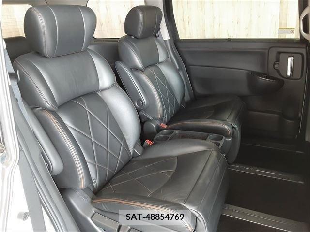 Nissan ELGRAND 2016-03 329932-10