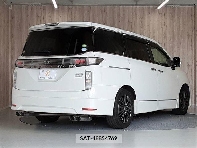 Nissan ELGRAND 2016-03 329932-21