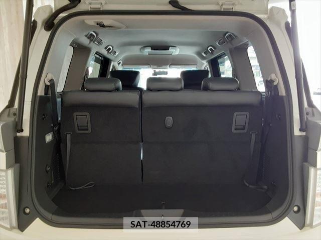 Nissan ELGRAND 2016-03 329932-12