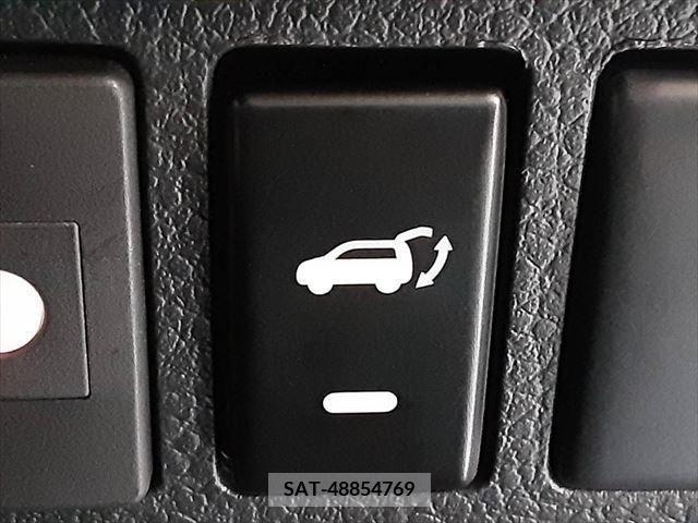 Nissan ELGRAND 2016-03 329932-8