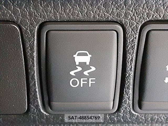 Nissan ELGRAND 2016-03 329932-7