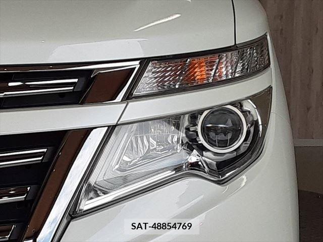 Nissan ELGRAND 2016-03 329932-24