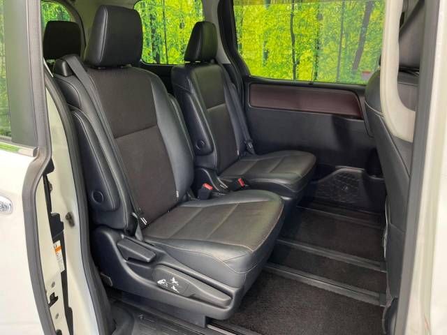 Toyota ESQUIRE 2016-11 196312-9