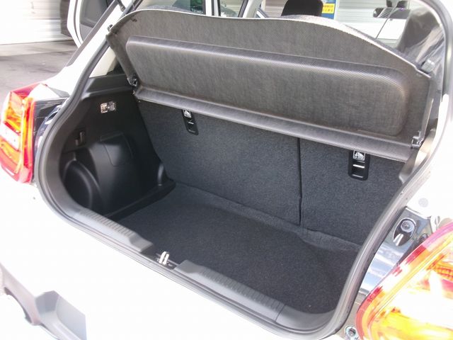 Suzuki SWIFT 2023-07 9663-21