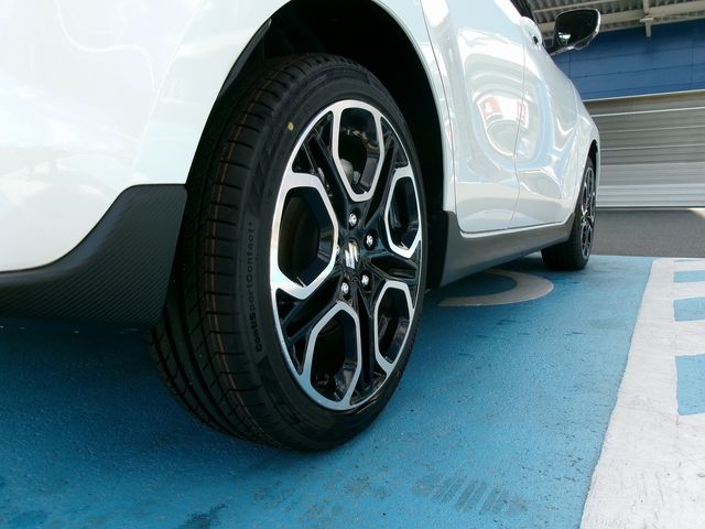Suzuki SWIFT 2023-07 9663-24