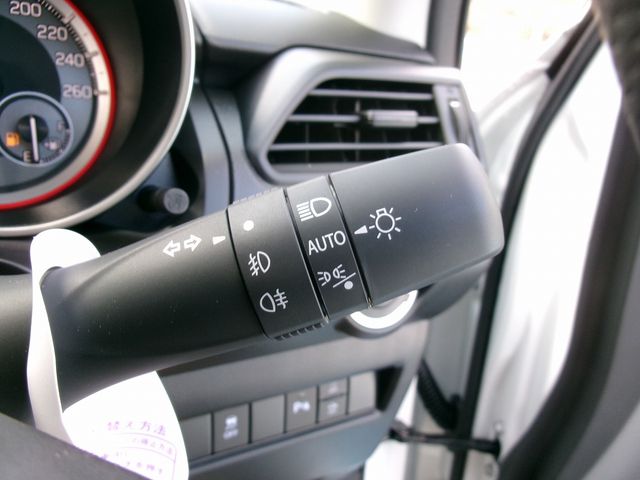 Suzuki SWIFT 2023-07 9663-11