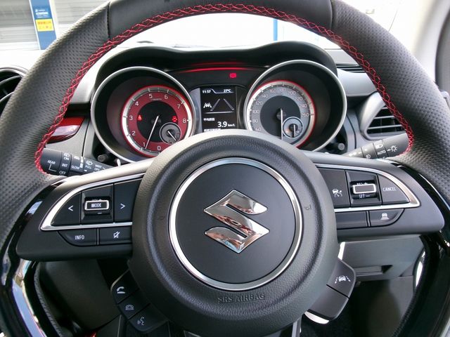 Suzuki SWIFT 2023-07 9663-7
