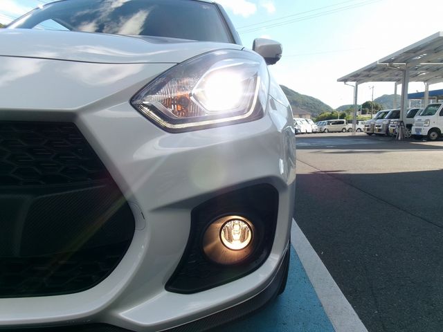 Suzuki SWIFT 2023-07 9663-1