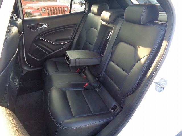 Mercedes Benz GLA-CLASS 2018-10 18552-6