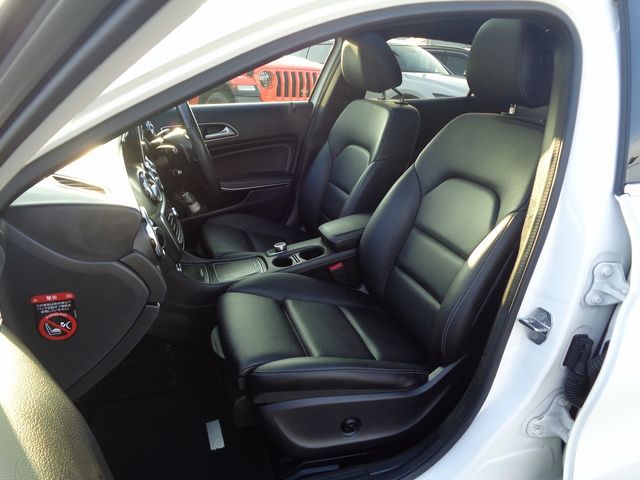Mercedes Benz GLA-CLASS 2018-10 18552-4