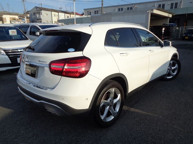 Mercedes Benz GLA-CLASS 2018-10 18552-2
