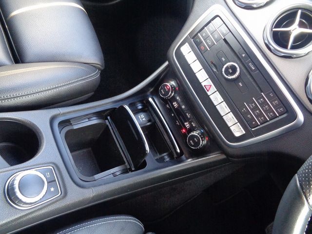 Mercedes Benz GLA-CLASS 2018-10 18552-14