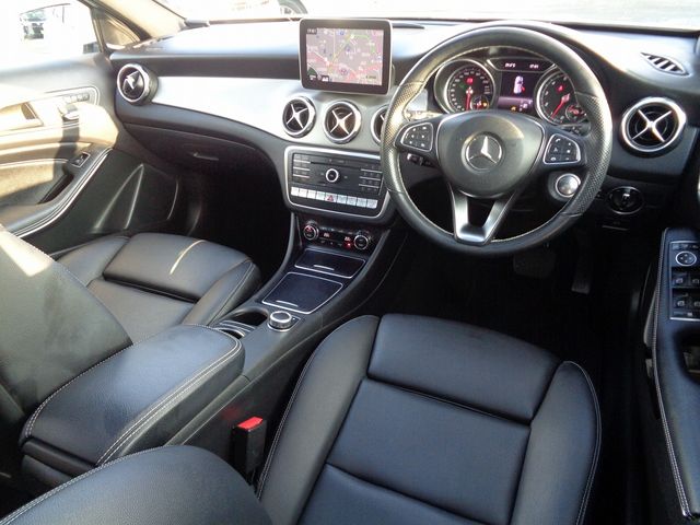 Mercedes Benz GLA-CLASS 2018-10 18552-9