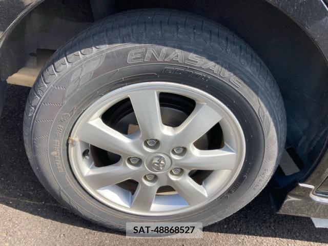 Toyota ISIS 2013-03 391477-3