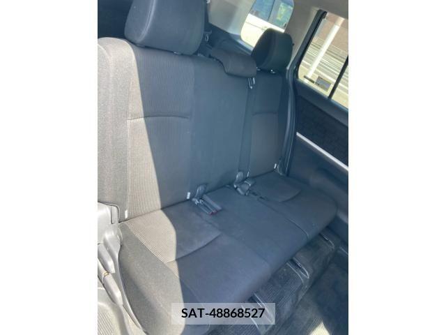 Toyota ISIS 2013-03 391477-6