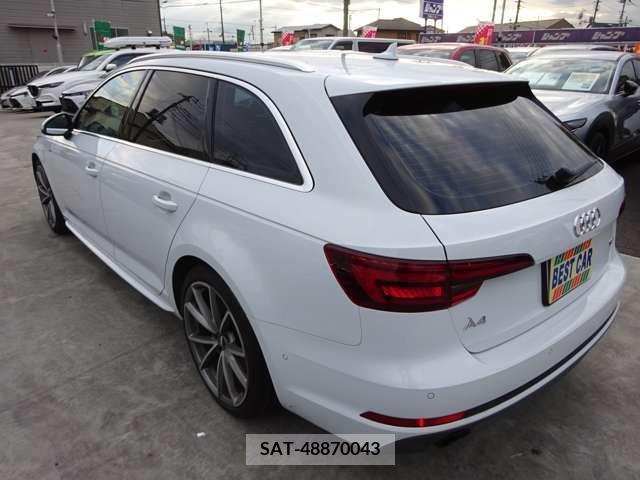 Audi A4 2018-08 217301-2