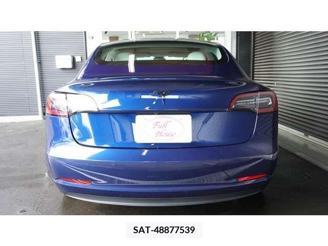 Tesla MODEL 3 2021-09 394656-3