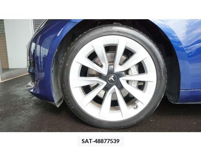 Tesla MODEL 3 2021-09 394656-16