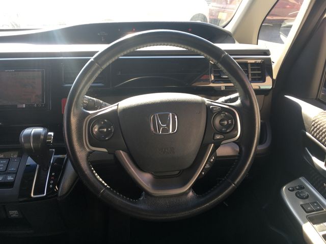 Honda e 2015-07 24913-7