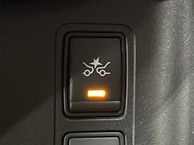 Nissan SERENA 2018-03 181670-7
