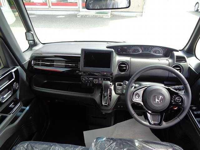 Honda N BOX CUSTOM 2022-10 23305-1