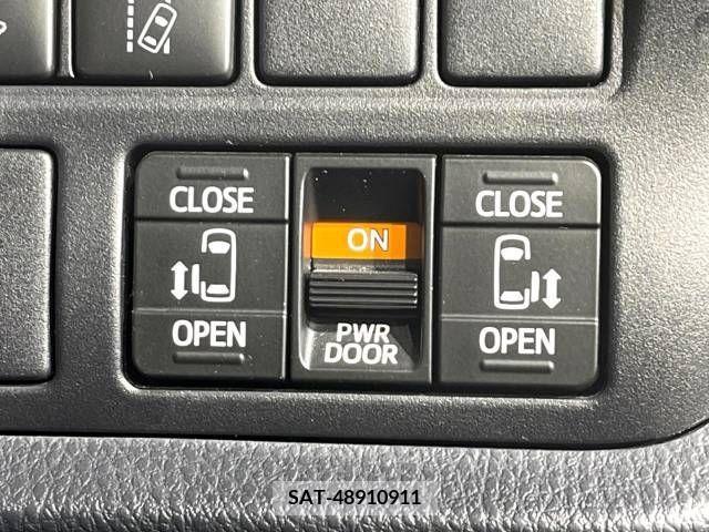 Toyota VOXY 2017-12 237371-3