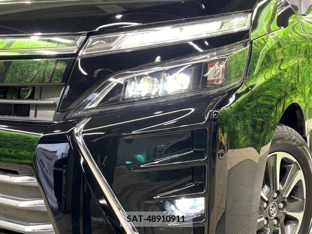 Toyota VOXY 2017-12 237371-12