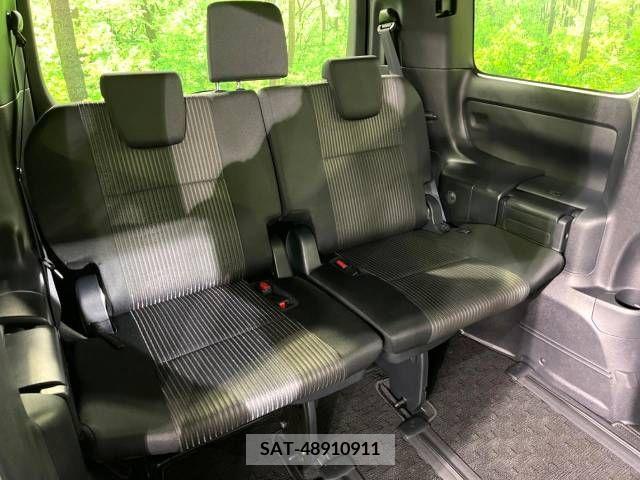 Toyota VOXY 2017-12 237371-10
