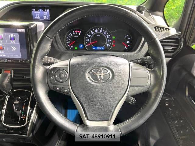 Toyota VOXY 2017-12 237371-11